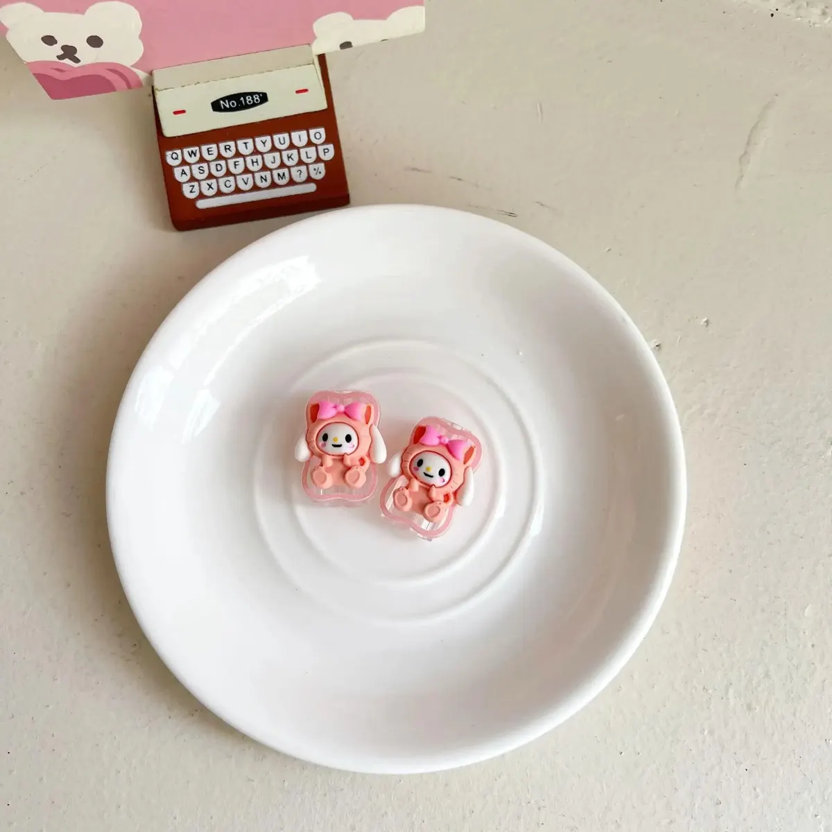 Micvir Charger Cover for iPhone 18W-20W Charger, 3D Cartoon Design Cute Cat, Spiral Cable Protector (Multicolor) — image 4 of 5
